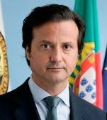 Saúde: Bastonário dos dentistas português toma hoje posse como presidente da Federação Dentária Internacional